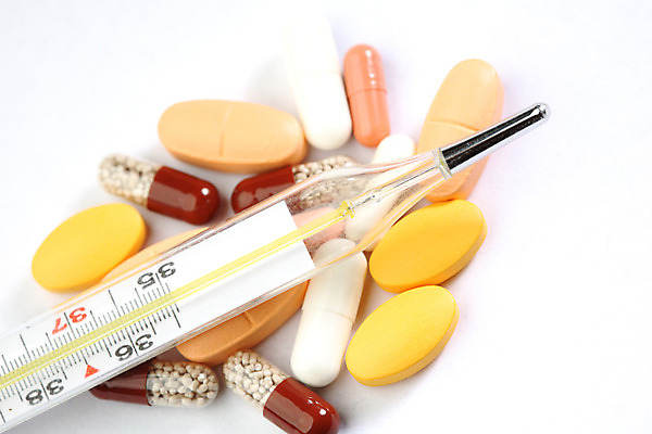 포토 JPG 해외이미지 라이프스타일 백그라운드 전구 건강 병원 사람없음 치료 파란색 빛 약 고통 장비 추위 흰색 기구 공구 뜨거움 열 독약 바이러스 닫기 질병 온도계 약국 오브젝트 싱글 두통 처방 온도 조제 돌봄 진통제 헬프 해외202004 해외202105 해외포토 감정 컬러 의학 모션 생활 도구 도움 만들기 파일형식