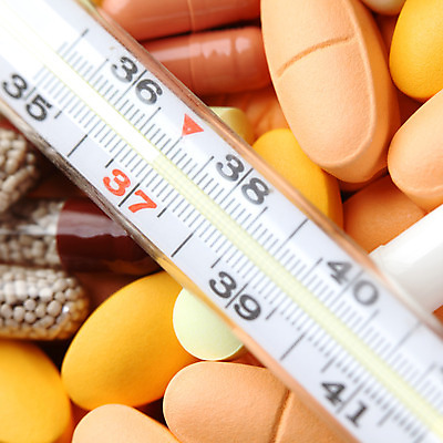 포토 JPG 해외이미지 라이프스타일 백그라운드 전구 건강 병원 사람없음 치료 파란색 빛 약 고통 장비 추위 흰색 기구 공구 뜨거움 열 독약 바이러스 닫기 질병 온도계 약국 오브젝트 싱글 두통 처방 온도 조제 돌봄 진통제 헬프 해외202004 해외202105 해외포토 감정 컬러 의학 모션 생활 도구 도움 만들기 파일형식