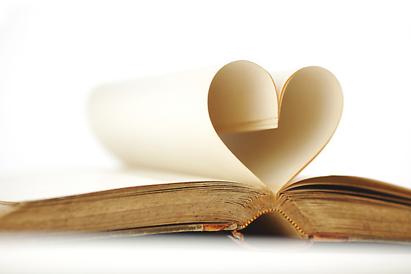 포토 JPG 해외이미지 종이 백그라운드 사랑 사람없음 책 낭만 하트 카피스페이스 해외202004 해외202105 해외포토 모양 감정 컨셉 공백 파일형식