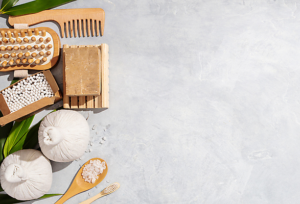 포토 JPG 해외이미지 나뭇잎 실내 사람없음 하이앵글 위생용품 자연보호 머리빗 흰배경 친환경 비누 나무숟가락 면봉 카피스페이스 입욕소금 제로웨이스트 해외202004 대나무칫솔 해외포토 뷰포인트 생활용품 백그라운드 잎 자연 내부 환경 숟가락 그린캠페인 공백 흰색 미용용품 보호 칫솔 사회이슈 소금 파일형식