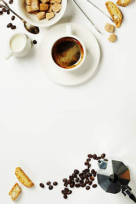 포토 JPG 해외이미지 스튜디오촬영 커피 실내 집게 사람없음 하이앵글 쿠키 원두 커피잔 티스푼 컵받침 프림 플랫레이 해외202004 해외포토 음료 뷰포인트 디저트 잔 내부 숟가락 플랫 받침대 파일형식