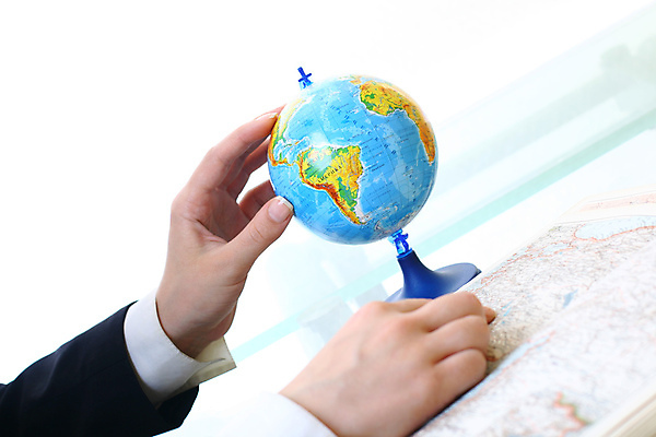 포토 JPG 해외이미지 손 디자인 교육 지구 바다 과학 여행 백그라운드 컨셉 지도 비즈니스 통신 손가락 자연 유리 성공 미래 안전 사람 사람없음 파란색 세계 글로벌 지구본 평화 우주 환경 힘 행성 흰색 잡기 보호 대륙 보안 고립 돌봄 생태학 여의주 지리 해외202004 해외202105 해외포토 컬러 모션 재질 신체부위 생태계 파일형식