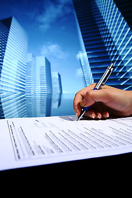 포토 JPG 해외이미지 모델 직업 손 종이 백그라운드 컨셉 회사 비즈니스 건축양식 유리 하늘 성공 사람 사람없음 건물 금융 경제 파란색 사무실 환경 탑 고층빌딩 성장 작업 비즈니스맨 발표 그룹 센터 계획 건축가 눈금 만들기 청록색 지역 청사진 마케팅 부동산중개인 세미나 제국 한계 해외202004 해외202105 해외포토 건축물 남자 건축 컬러 모션 재질 부동산 빌딩 신체부위 직장인 중개인 파일형식