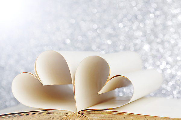 포토 JPG 해외이미지 종이 백그라운드 사랑 사람없음 책 낭만 하트 카피스페이스 해외202004 해외202105 해외포토 모양 감정 컨셉 공백 파일형식