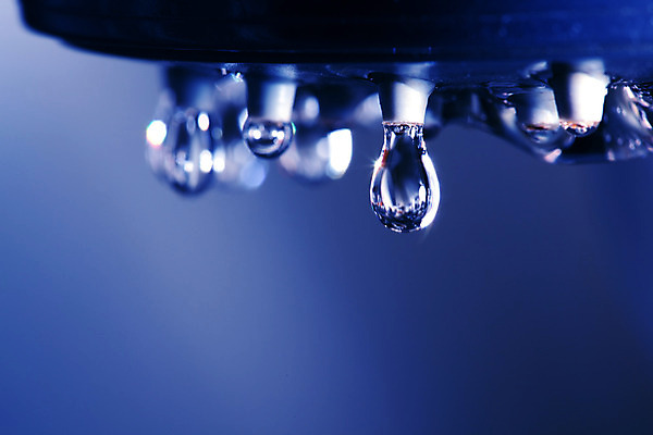 포토 JPG 해외이미지 음료 백그라운드 컨셉 유리 벽지 추상 건강 사람없음 물 파란색 빛 스파 목욕 거품 젖음 흐름 추위 물방울 신선 칵테일 투명 액체 붓기 닫기 떨어짐 위생 빨래 시원함 갈증 순수 싱크대 비누 샴푸 산소 위생관리 해외202004 해외202105 해외포토 자연요소 컬러 가사 무늬 모션 재질 주류 관리 위생용품 청결 원소 개수대 파일형식