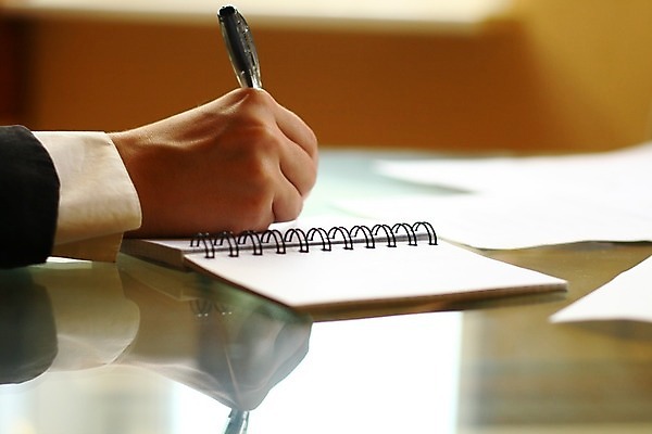 포토 JPG 해외이미지 직업 학생 손 종이 백그라운드 돈 비즈니스 손가락 회의 사람 사람없음 학습 사무실 연필 펜 가리킴 작업 비즈니스맨 발표 그룹 작업실 메시지 기자 계획 대표 강의 스케치 종업원 스마트 면접 패드 세미나 업그레이드 주목 지능 해외202004 해외202105 해외포토 교육 남자 컨셉 학용품 미술 손짓 신체부위 필기구 직장인 재산 파일형식