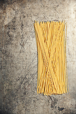 포토 해외이미지 회색배경 실내 사람없음 하이앵글 파스타면 통밀 해외202004 해외포토 뷰포인트 백그라운드 파스타 내부 회색 면류 밀 파일형식