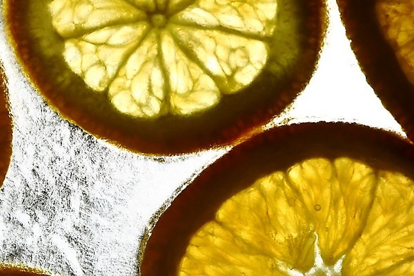 포토 JPG 해외이미지 모양 하늘색 백그라운드 오렌지 과일 사람없음 물 파란색 빛 반사 노란색 냉동 얼음 거울 젖음 추위 투명 액체 떨어짐 매끈함 시원함 순수 큐브 오브젝트 상쾌 서리 정사각형 결정체 고립 고체 냉동고 해외202004 해외202105 해외포토 자연요소 도형 감정 컬러 컨셉 감각 파일형식