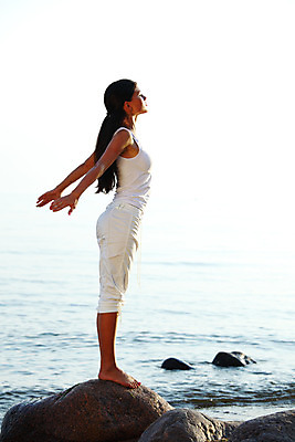 포토 JPG 해외이미지 1 라이프스타일 여자 선 모래 스포츠 파도 바다 포즈 컨셉 요가 자연 하늘 휴식 아이디어 건강 한명 사람 성인 야외 물 여름 파란색 운동 침묵 에너지 자유 흰색 영혼 명상 돌봄 아랍어 해외202004 해외202105 해외포토 자연요소 웰빙 계절 컬러 모션 생활 소리 생태계 파일형식