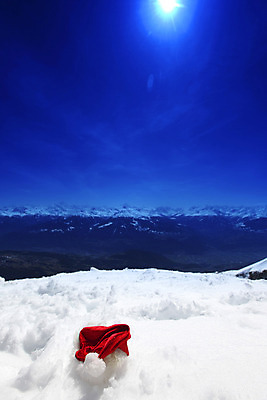 포토 JPG 해외이미지 나무 모자 계절 스포츠 여행 백그라운드 크리스마스 겨울 자연 하늘 휴가 스키 산 풍경 사람없음 야외 장식 빨간색 파란색 빛 태양 산타클로스 얼음 추위 흰색 축하 신선 사인 빙하 알프스 장면 눈보라 1월 절정 해외202004 해외202105 해외포토 자연요소 식물 잡화 기념일 유럽 컬러 컨셉 겨울스포츠 눈_날씨 날짜 생태계 파일형식
