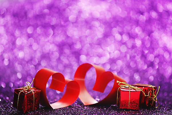 포토 JPG 해외이미지 모양 디자인 리본 결혼 백그라운드 컨셉 휴가 발렌타인데이 선물 사랑 사람없음 장식 빨간색 빛 상자 보라색 낭만 하트 축하 인사 신용카드 우아함 테이프 카피스페이스 해외202004 해외202105 해외포토 감정 컬러 데이이벤트 문구용품 이벤트 금융 공백 예절 파일형식