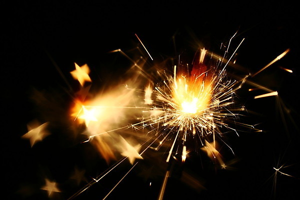 포토 JPG 해외이미지 계절 별 백그라운드 크리스마스 겨울 오렌지 불 추상 휴가 새로움 기념 폭죽 따뜻함 사람없음 빨간색 빛 노란색 파티 검은색 축제 에너지 흰색 축하 뜨거움 막대기 황금 야간 위험 폭발 연도 질감 마법 노출 고립 특별함 화상 해외202004 해외202105 해외포토 자연요소 기념일 컬러 컨셉 무늬 과일 이벤트 상처 파일형식