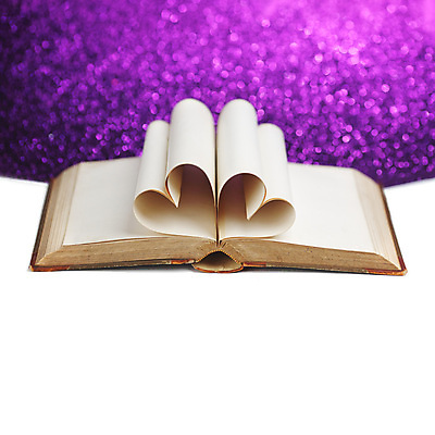 포토 JPG 해외이미지 종이 백그라운드 사랑 사람없음 책 보라색 낭만 하트 카피스페이스 해외202004 해외202105 해외포토 모양 감정 컬러 컨셉 공백 파일형식