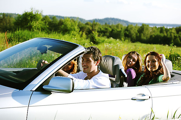 포토 JPG 해외이미지 백인 학생 라이프스타일 커플 여자 남자 행복 여행 백그라운드 2 자동차 자연 유리 하늘 모바일 휴가 함께함 관리 사람 소년 여러명 성인 야외 파란색 친구 우정 기쁨 자유 흰색 춤 오픈카 스타일 해외202004 해외202105 해외포토 서양인 감정 어린이 육상교통 컬러 다수 컨셉 관계 승용차 재질 문화예술 생활 생태계 파일형식