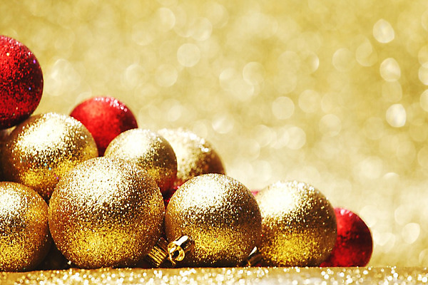 포토 JPG 해외이미지 백그라운드 크리스마스 공 휴가 사람없음 장식 빨간색 빛 쌓기 축제 장식볼 축하 황금 많음 카피스페이스 해외202004 해외202105 해외포토 기념일 컬러 컨셉 모션 공백 파일형식