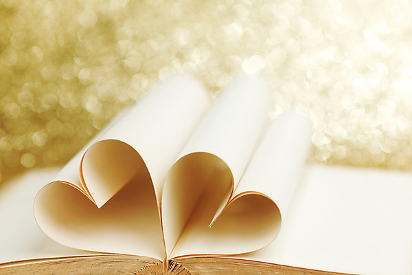 포토 JPG 해외이미지 종이 백그라운드 사랑 사람없음 책 낭만 하트 카피스페이스 해외202004 해외202105 해외포토 모양 감정 컨셉 공백 파일형식