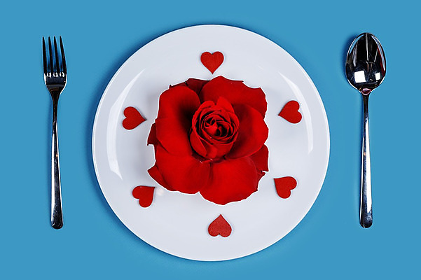 포토 JPG 해외이미지 식기 접시 디자인 꽃잎 꽃 결혼 백그라운드 포크 탁자 휴가 기념 발렌타인데이 사랑 사람없음 장식 빨간색 파란색 세트 장미 파티 쌓기 식당 숟가락 축제 식사 저녁식사 낭만 흰색 하트 축하 신용카드 은색 실크 먹기 설정 점심식사 2월 철강 카피스페이스 해외202004 해외202105 해외포토 모양 식물 감정 컬러 가구 컨셉 모션 데이이벤트 수저 이벤트 금융 상점 공백 직물 날짜 파일형식