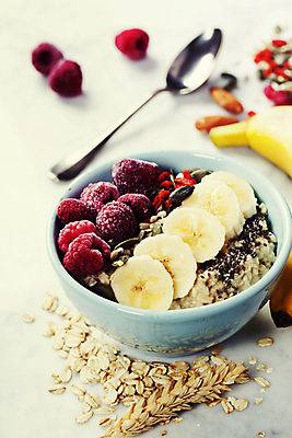 포토 JPG 해외이미지 접시 과일 바나나 건강 씨앗 사람없음 숟가락 채식 산딸기 다이어트음식 스무디 오트밀 저칼로리식단 카피스페이스 비건 귀리 해외202004 해외포토 식물 식기 음료 다이어트 곡류 수저 공백 식단 저칼로리 채식주의자 파일형식