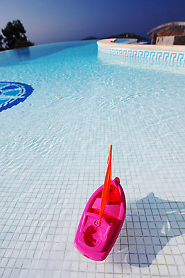 포토 JPG 해외이미지 라이프스타일 디자인 공원 행복 어린이 모래 스포츠 바다 공 창문 자연 놀이 호텔 엄마 휴식 주택 건강 사람 소년 사람없음 야외 내부 장식 물 여름 파란색 빛 장난감 수영 스파 침묵 목욕 젖음 아기 보트 고급 그림 장면 터키석 스타일 해외202004 해외202105 해외포토 자연요소 계절 공공시설 남자 감정 컬러 컨셉 배_교통 가족 숙소 건물 생활 소리 청결 수상스포츠 보석 생태계 파일형식