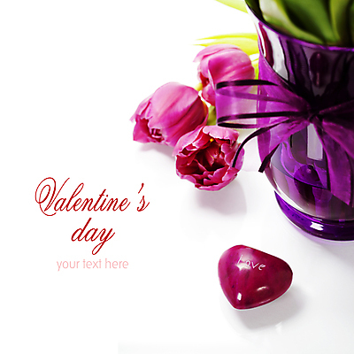 포토 JPG 해외이미지 실내 발렌타인데이 타이포그라피 사람없음 장식 꽃병 튤립 하트 흰배경 해외202004 해외포토 모양 문자 꽃 백그라운드 데이이벤트 내부 흰색 파일형식