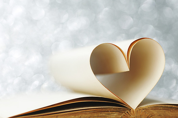 포토 JPG 해외이미지 종이 백그라운드 사랑 사람없음 책 낭만 하트 카피스페이스 해외202004 해외202105 해외포토 모양 감정 컨셉 공백 파일형식