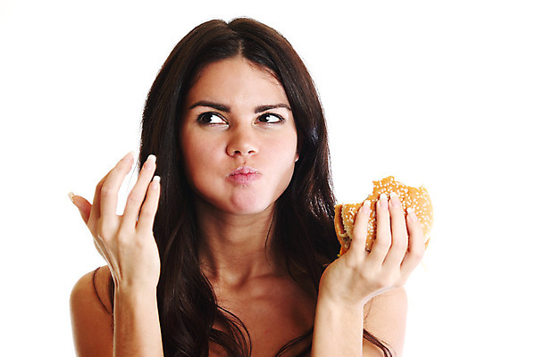 포토 JPG 해외이미지 백인 1 손 여자 얼굴 음식 다이어트 갈색머리 샌드위치 건강 한명 사람 성인 옆모습 청춘 식사 저녁식사 햄버거 흰색 잡기 오픈 입 먹기 배고픔 피부 속도 롤 토막 내추럴 점심식사 고립 번 치즈버거 해로움 해외202004 해외202105 해외포토 서양인 헤어스타일 빵 뷰포인트 컬러 컨셉 모션 패스트푸드 신체부위 파일형식 외국인 인스턴트 인종