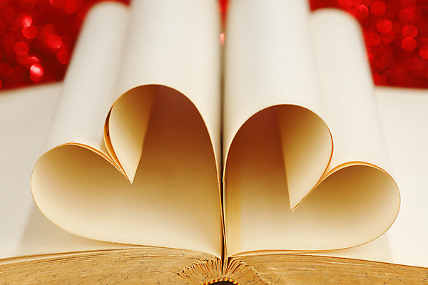 포토 JPG 해외이미지 종이 백그라운드 사랑 사람없음 책 빨간색 낭만 하트 카피스페이스 해외202004 해외202105 해외포토 모양 감정 컬러 컨셉 공백 파일형식