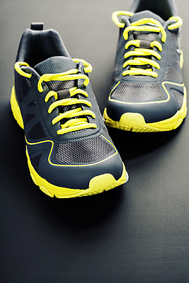 포토 JPG 해외이미지 운동화 다이어트 검은배경 사람없음 오브젝트 해외202004 해외포토 백그라운드 신발 건강 검은색 파일형식