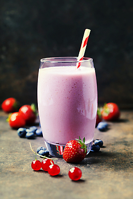 포토 JPG 해외이미지 음료 딸기 잔 실내 사람없음 스무디 딸기스무디 해외202004 해외포토 식기 과일 내부 파일형식