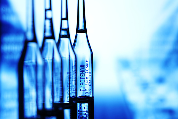 포토 JPG 해외이미지 디자인 산업 백그라운드 크리스마스 공 유리 벽지 추상 휴가 건강 사람없음 장식 물 빛 스터디 약 노란색 흰색 축하 화려 실험실 질병 상품 약국 연도 질감 주사약 테라피 조제 백신 봉인 인플루엔자 해외202004 해외202105 해외포토 자연요소 기념일 컬러 컨셉 무늬 의학 재질 실험 학습 뷰티 바이러스 만들기 파일형식