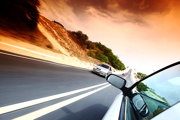 포토 JPG 해외이미지 구름 도로 여행 이동 자동차 하늘 휴가 산 풍경 초원 사람없음 야외 일몰 거울 운전 가을 아스팔트 언덕 블러 해외202004 해외202105 해외포토 레이스천 자연요소 계절 길 육상교통 컨셉 교통시설 모션 노을 직물 파일형식