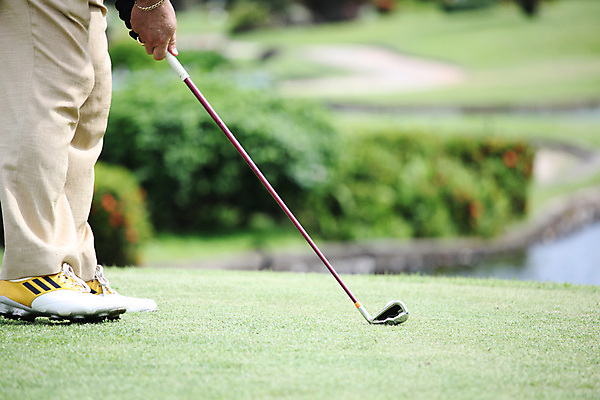 포토 JPG 해외이미지 무료이미지 라이프스타일 남자 스포츠 골프 골프장 한명 사람 성인 취미 야외 옆모습 골프채 하반신 골퍼 성인남자한명만 해외202004 해외202105 해외포토 1 뷰포인트 스포츠시설 운동선수 골프용품 생활 구기 남자한명만 성인남자만 파일형식 무료콘텐츠