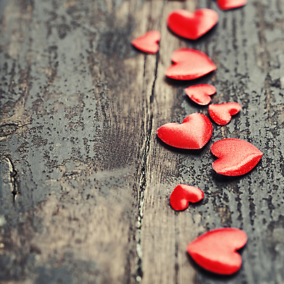 포토 JPG 해외이미지 실내 발렌타인데이 사랑 사람없음 하트 오브젝트 나무바닥 해외202004 해외포토 모양 감정 데이이벤트 바닥 내부 파일형식