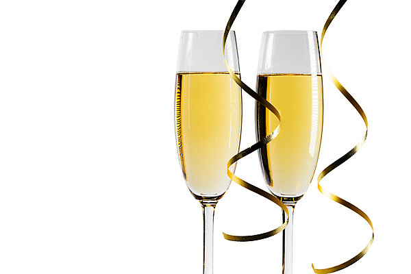 포토 JPG 해외이미지 무료이미지 기념일 리본 음료 와인잔 유리 기념 사랑 사람없음 장식 파티 와인 축제 낭만 축하 고급 건배 스파클링와인 카피스페이스 해외202105 해외포토 감정 컨셉 술잔 재질 주류 이벤트 공백 탄산 파일형식