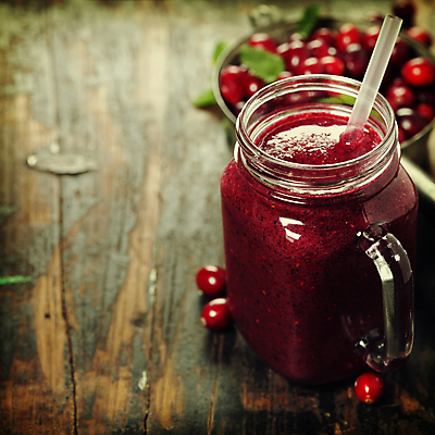 포토 JPG 해외이미지 음료 잔 실내 사람없음 나무바닥 베리스무디 스무디 크랜베리 해외202004 해외포토 식기 열매 바닥 내부 파일형식