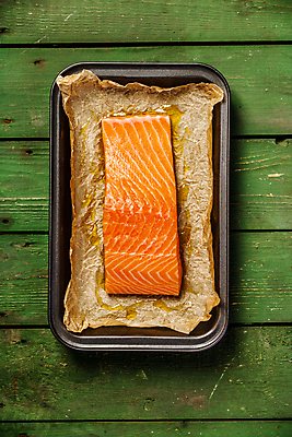 포토 JPG 해외이미지 접시 실내 사람없음 하이앵글 날것 연어 연어요리 연어회 해외202004 해외포토 식기 음식 뷰포인트 어류 내부 생선회 파일형식