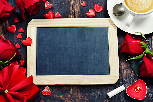 포토 JPG 해외이미지 커피 실내 사람없음 선물상자 장미 칠판 하트 커피잔 티스푼 분필 나무바닥 젤리 향초 카피스페이스 해외202004 해외포토 모양 꽃 음료 초 디저트 잔 바닥 선물 내부 상자 숟가락 공백 초크 파일형식