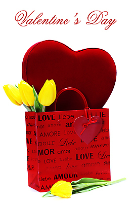 포토 JPG 해외이미지 실내 발렌타인데이 타이포그라피 사람없음 쇼핑백 튤립 흰배경 하트상자 카피스페이스 해외202004 해외포토 문자 꽃 백그라운드 가방 데이이벤트 내부 상자 공백 흰색 파일형식