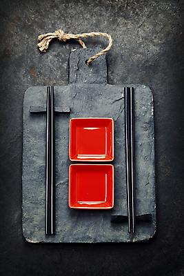 포토 JPG 해외이미지 스튜디오촬영 그릇 젓가락 실내 사람없음 하이앵글 석판 해외202004 해외포토 식기 뷰포인트 수저 내부 파일형식