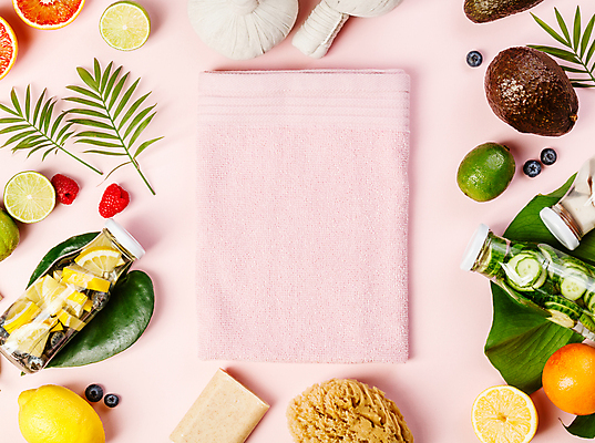 포토 JPG 해외이미지 분홍색 조각 과일 나뭇잎 오이 프레임 건강 사람없음 하이앵글 레몬 채식 라임 코코넛 다이어트음식 음료수병 저칼로리식단 플랫레이 분홍색배경 비건 해외202004 해외포토 뷰포인트 컬러 백그라운드 잎 다이어트 채소 플랫 식단 저칼로리 채식주의자 병_담는 파일형식