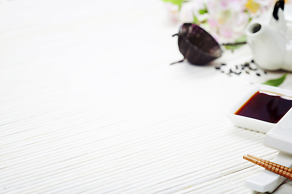 포토 JPG 해외이미지 스튜디오촬영 젓가락 실내 사람없음 아웃포커스 회 찻주전자 간장 해외202004 해외포토 음식 주전자 촬영기법 수저 내부 양념 파일형식