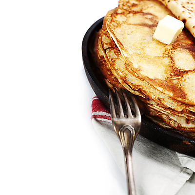 포토 JPG 해외이미지 접시 포크 실내 사람없음 식탁보 달콤 흰배경 버터 크레이프 카피스페이스 해외202004 해외포토 식기 백그라운드 디저트 내부 공백 흰색 맛 파일형식