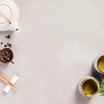 포토 JPG 해외이미지 실내 사람없음 도자기 찻잔 찻주전자 찻잎 나무젓가락 베이지색배경 해외202004 차거름망 해외포토 백그라운드 젓가락 주전자 잔 내부 차_음료 베이지색 파일형식