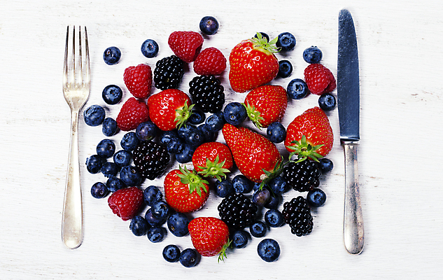 포토 JPG 해외이미지 포크 딸기 사람없음 나이프 블루베리 산딸기 블랙베리 해외202004 해외포토 식기 과일 칼 파일형식