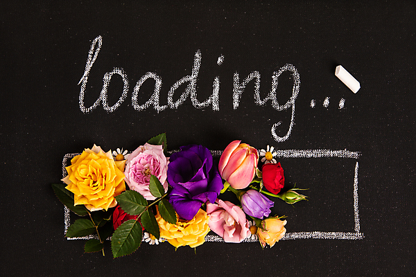 포토 해외이미지 영어 꽃 잎 검은배경 추상 실내 타이포그라피 사람없음 장미 튤립 꽃봉오리 분필 초크아트 로딩 해외202004 해외포토 식물 문자 백그라운드 무늬 내부 검은색 그림 초크 파일형식