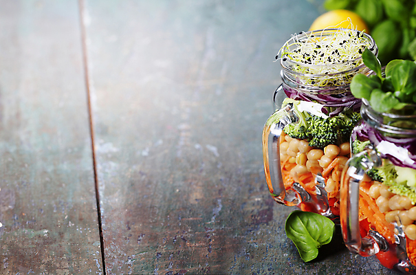 포토 해외이미지 유리병 실내 사람없음 당근 샐러드 브로콜리 담기 채식 나무바닥 바질 건강식 다이어트음식 병아리콩 어린잎 적양파 카피스페이스 비건 해외202004 해외포토 음식 잎 다이어트 채소 모션 양파 병_용기 콩 바닥 뿌리채소 내부 공백 채식주의자 파일형식