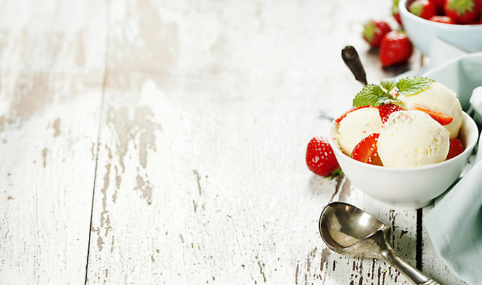 포토 JPG 해외이미지 그릇 아이스크림 디저트 실내 사람없음 달콤 흰배경 담기 스쿱 해외202004 해외포토 식기 음식 백그라운드 모션 내부 흰색 맛 파일형식