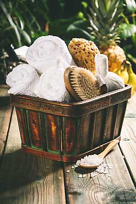 포토 JPG 해외이미지 잎 사람없음 수건 위생용품 바구니 스파용품 아로마테라피 브러쉬빗 입욕소금 해외202004 해외포토 식물 생활용품 스파 미용용품 오브젝트 소금 테라피 파일형식