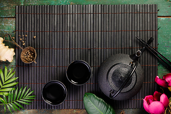 포토 JPG 해외이미지 꽃 실내 사람없음 하이앵글 찻잔 다기 찻주전자 생강 나무젓가락 열대잎 젓가락받침대 카피스페이스 초록배경 해외202004 차거름망 해외포토 식물 뷰포인트 백그라운드 잎 채소 젓가락 주전자 잔 내부 초록색 공백 다도 수저받침대 파일형식