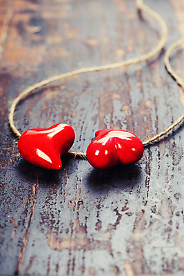 포토 JPG 해외이미지 줄 실내 사랑 사람없음 하트 오브젝트 나무바닥 해외202004 해외포토 모양 감정 바닥 내부 파일형식